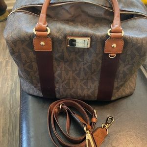Michael kors weekender like new